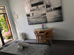 Opononi Lighthouse Motel