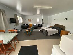 Opononi Lighthouse Motel