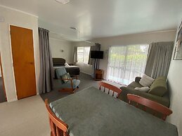 Opononi Lighthouse Motel