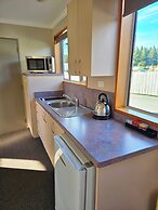 Lakeside Motel & Apartments