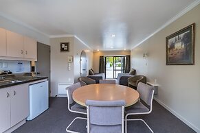 Lakeside Motel & Apartments