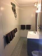 Lakeside Motel & Apartments