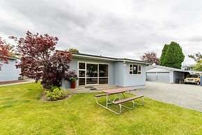 Lakeside Motel & Apartments