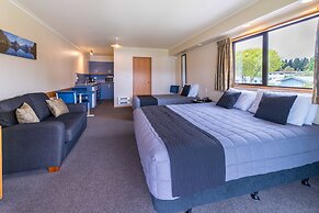 Lakeside Motel & Apartments