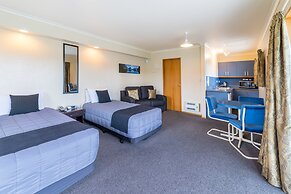 Lakeside Motel & Apartments