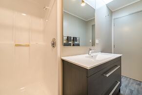 Lakeside Motel & Apartments