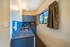 Lakeside Motel & Apartments