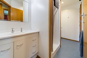 Lakeside Motel & Apartments