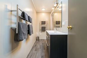 Lakeside Motel & Apartments