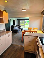 Lakeside Motel & Apartments