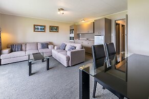 Lakeside Motel & Apartments