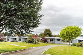 Lakeside Motel & Apartments