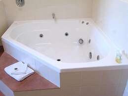 Chancellor Motor Lodge & Conference Centre