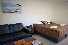 Pacific Palms Motor Inn