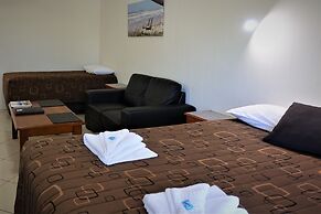 Pacific Palms Motor Inn