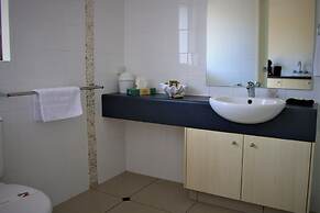 Pacific Palms Motor Inn