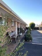 Golden Grain Motor Inn