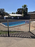 Golden Grain Motor Inn