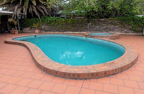 Glenelg Motel