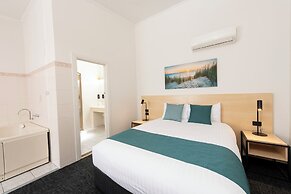 Glenelg Motel