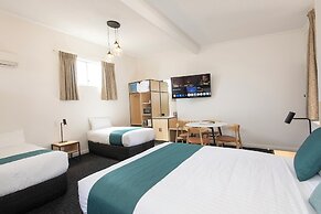 Glenelg Motel