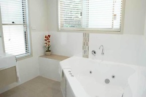 Cairns Crystal Cascades Holiday Park