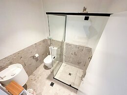 Pippi's At The Point