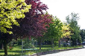 Archway Motel & Chalets