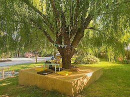 Archway Motel & Chalets