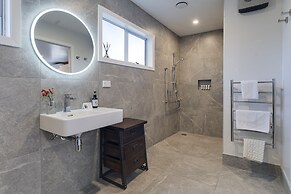 Archway Motel & Chalets