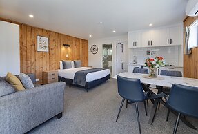 Archway Motel & Chalets