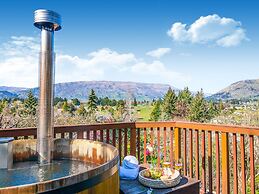 Archway Motel & Chalets