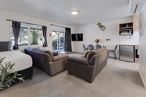 Archway Motel & Chalets