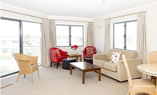 The Reef Beachfront Apartments