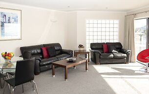 The Reef Beachfront Apartments