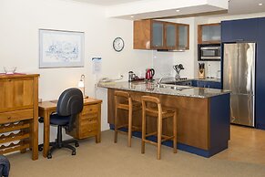 The Reef Beachfront Apartments