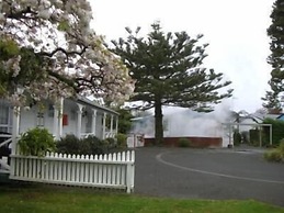 Utuhina Hot Springs Lodge