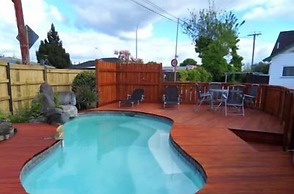 Utuhina Hot Springs Lodge