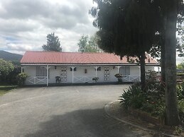 Utuhina Hot Springs Lodge