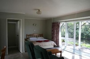 Utuhina Hot Springs Lodge