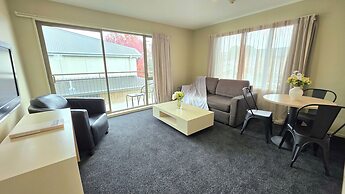 Tower Junction Motor Lodge