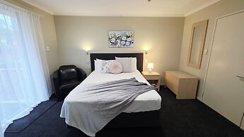 Tower Junction Motor Lodge