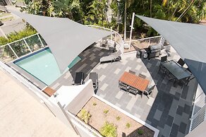 Costa D'ora Apartments