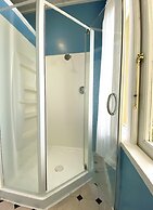 Noah's Ark Backpackers