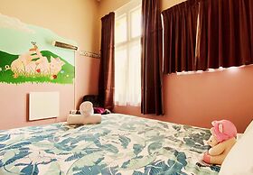 Noah's Ark Backpackers