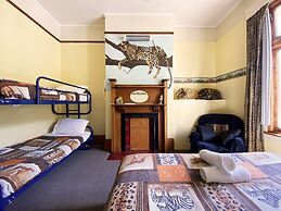 Noah's Ark Backpackers