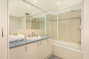 Elouera Tower Beachfront Apartments