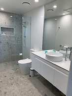 Silvershore Apartments on the Broadwater