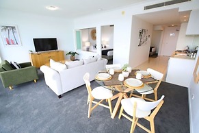 Silvershore Apartments on the Broadwater
