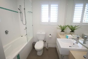 Silvershore Apartments on the Broadwater
